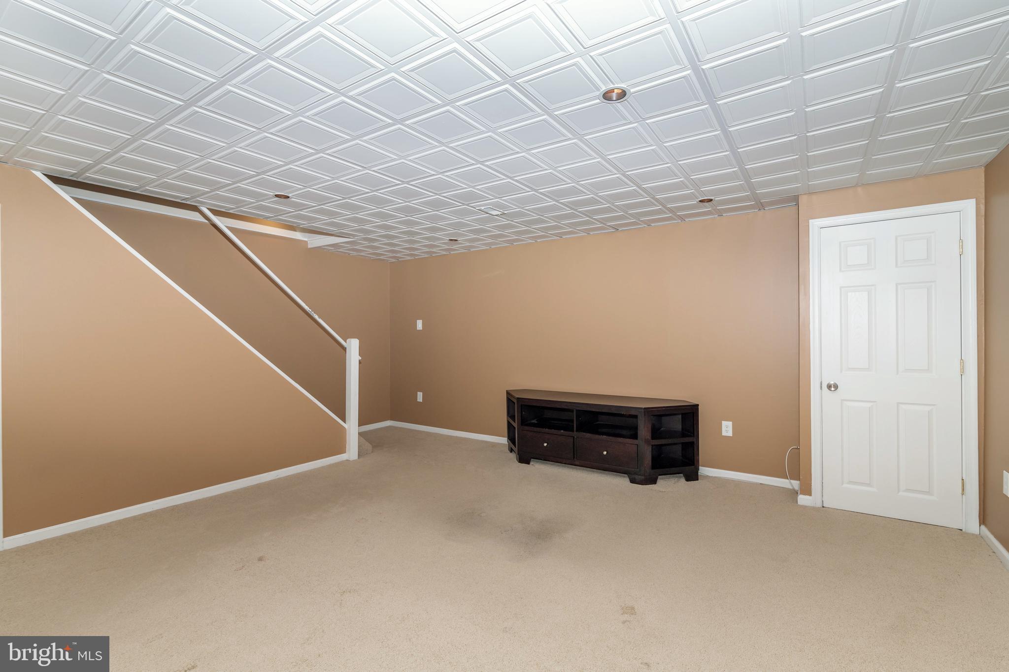 CANTERBURY WOODS - Residential