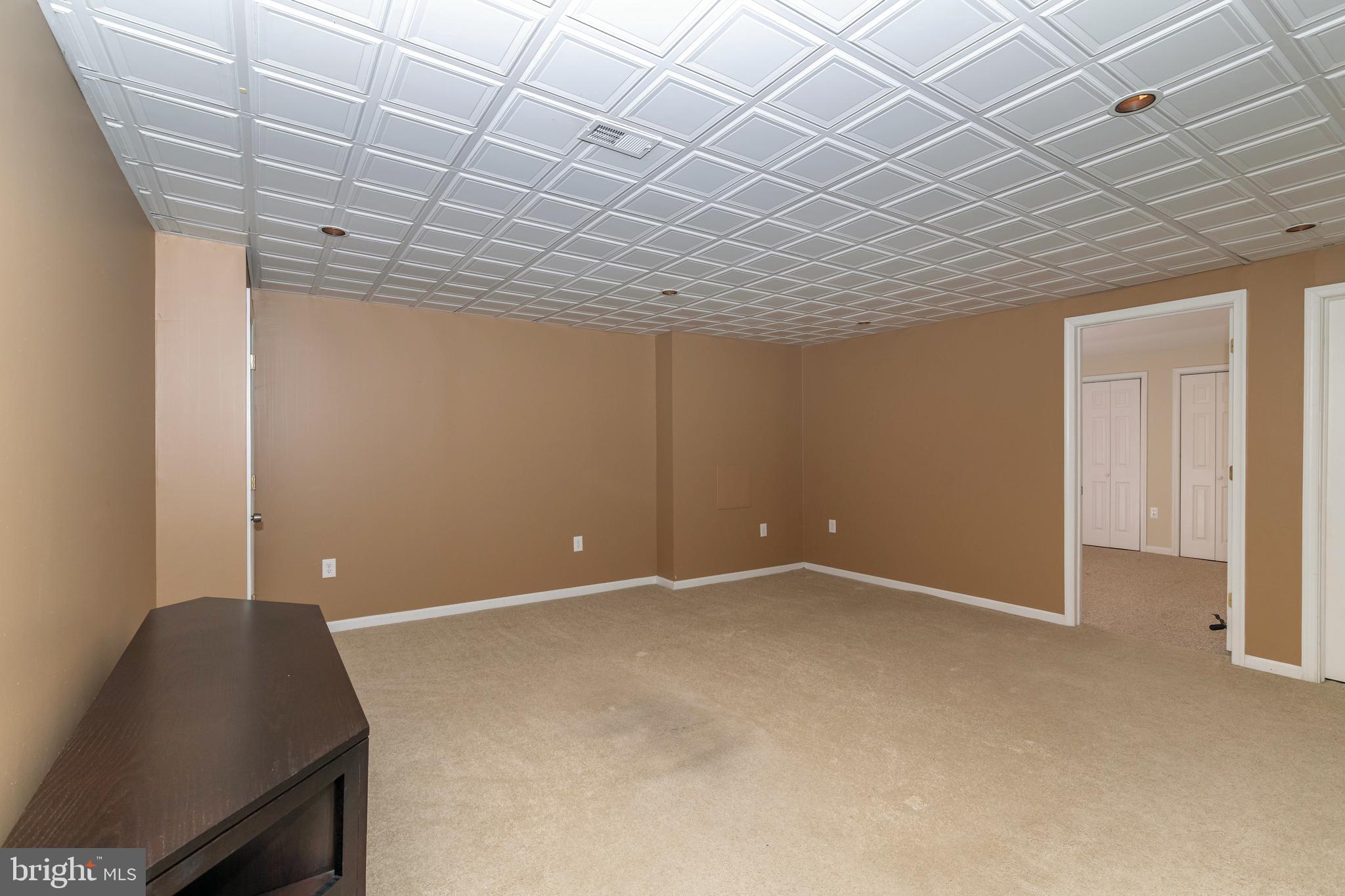 CANTERBURY WOODS - Residential