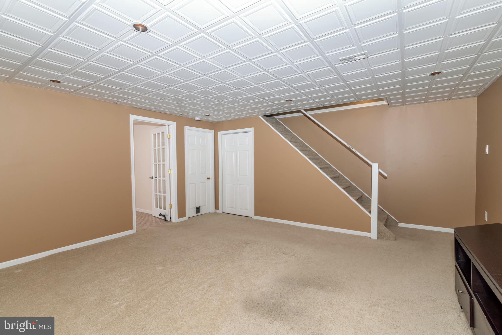 CANTERBURY WOODS - Residential