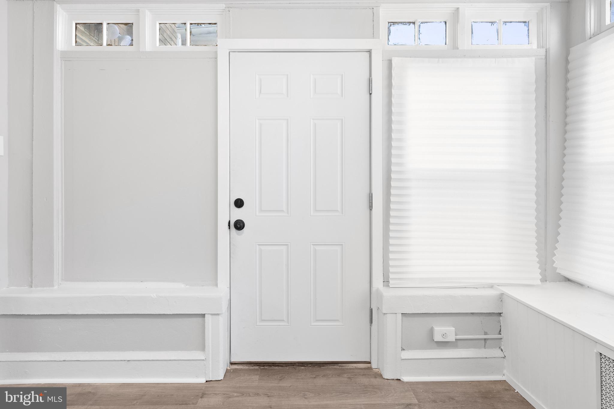 1426 W GRANGE AVENUE