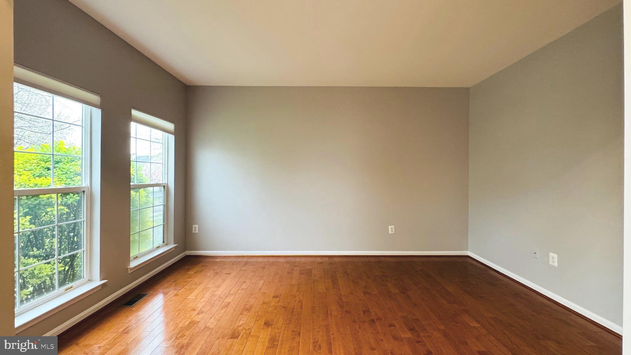 ASHBURN FARM - Residential Lease