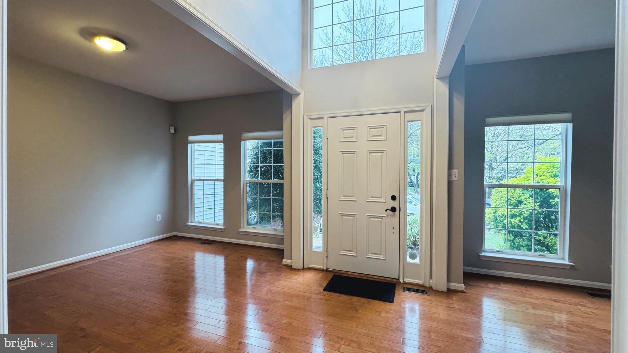 ASHBURN FARM - Residential Lease