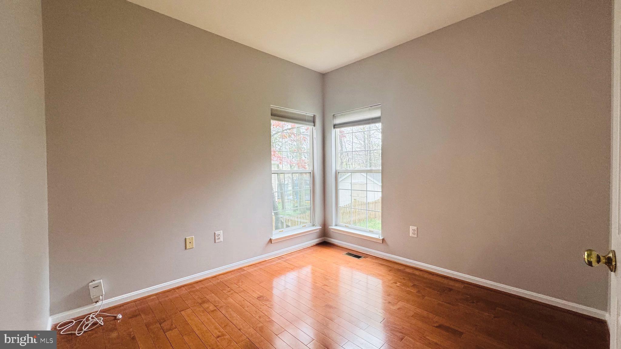 ASHBURN FARM - Residential Lease