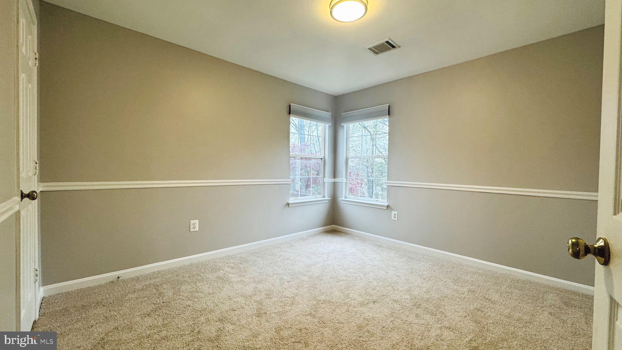 ASHBURN FARM - Residential Lease