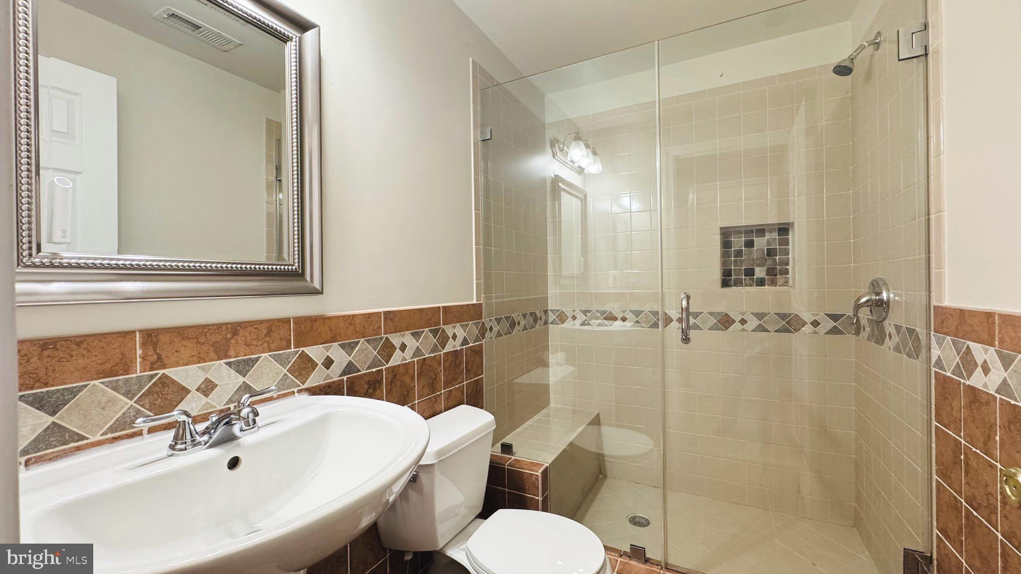 ASHBURN FARM - Residential Lease