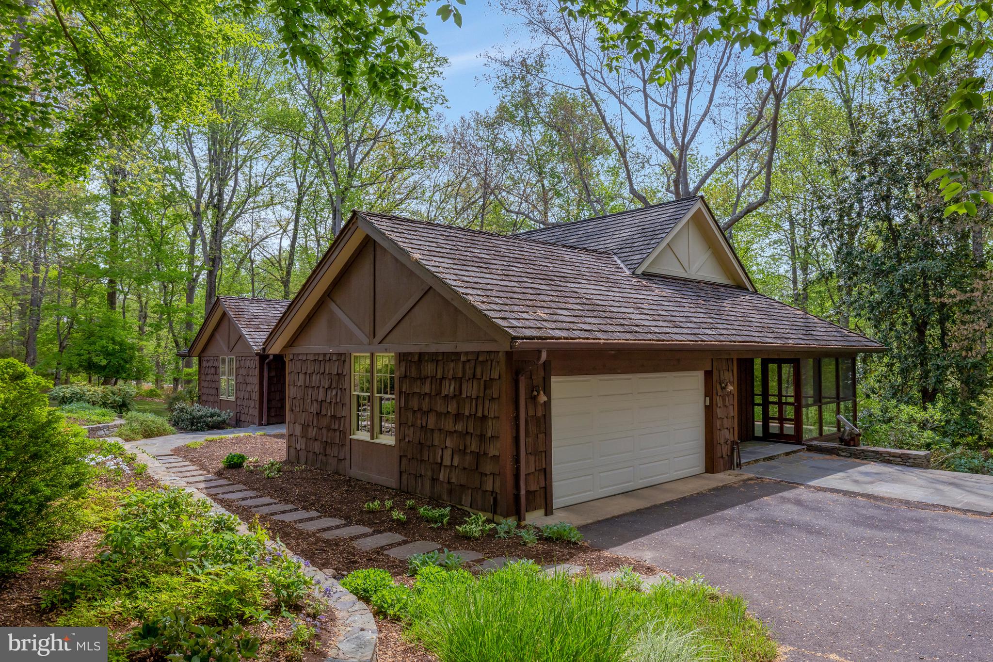 9115 MILL POND VALLEY DRIVE