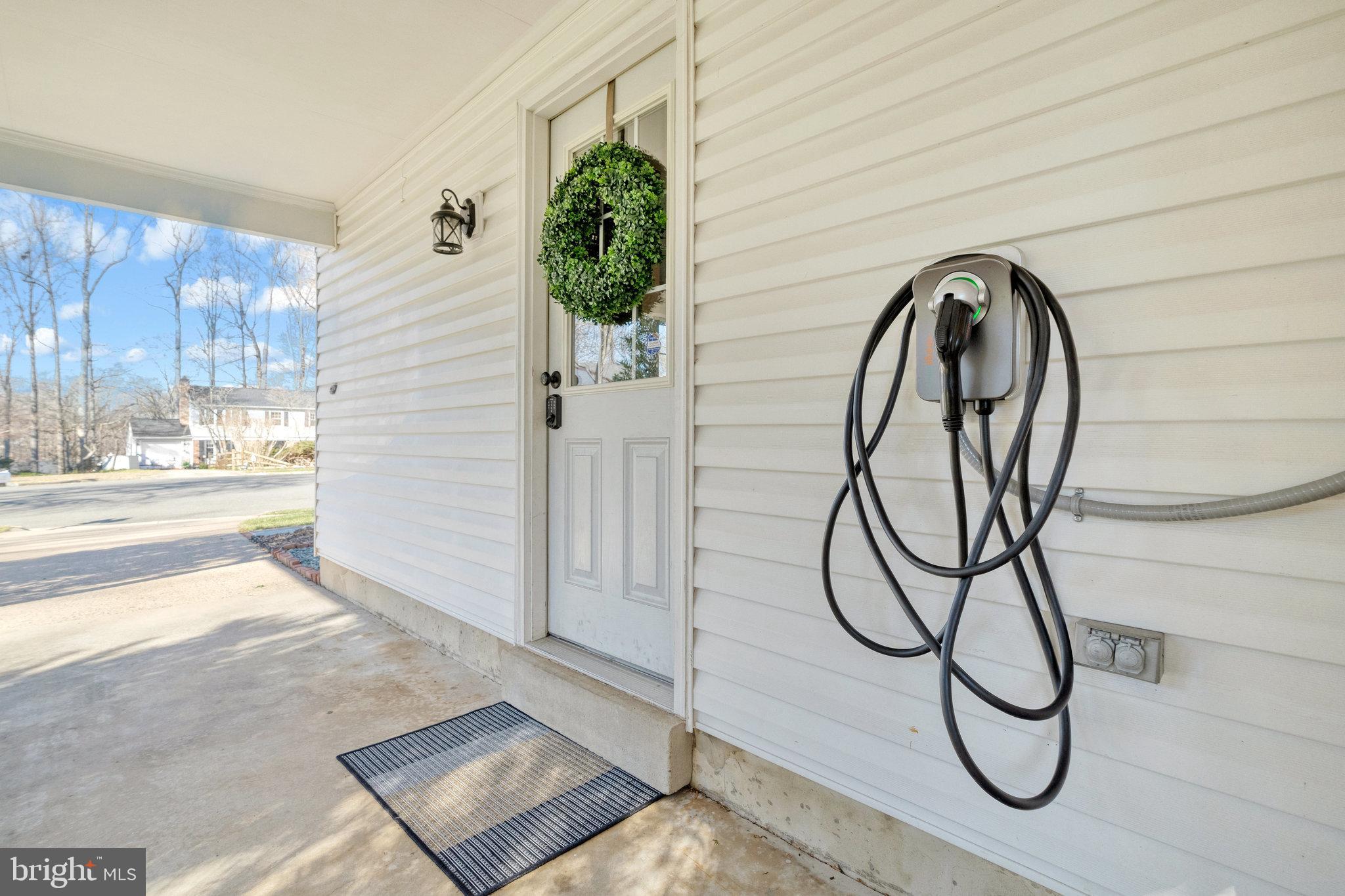 BURKE STATION SQUARE - Residential