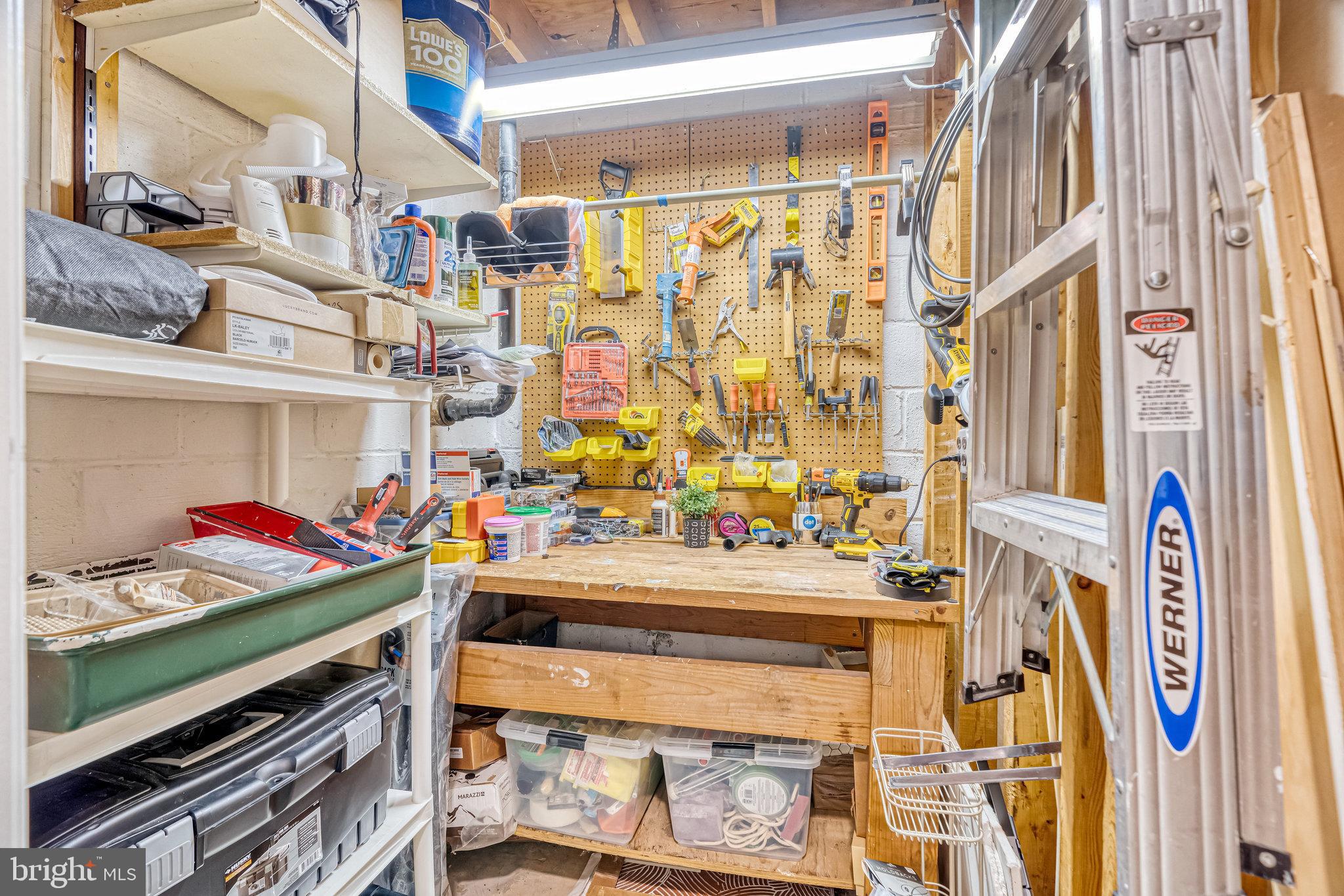 BURKE STATION SQUARE - Residential