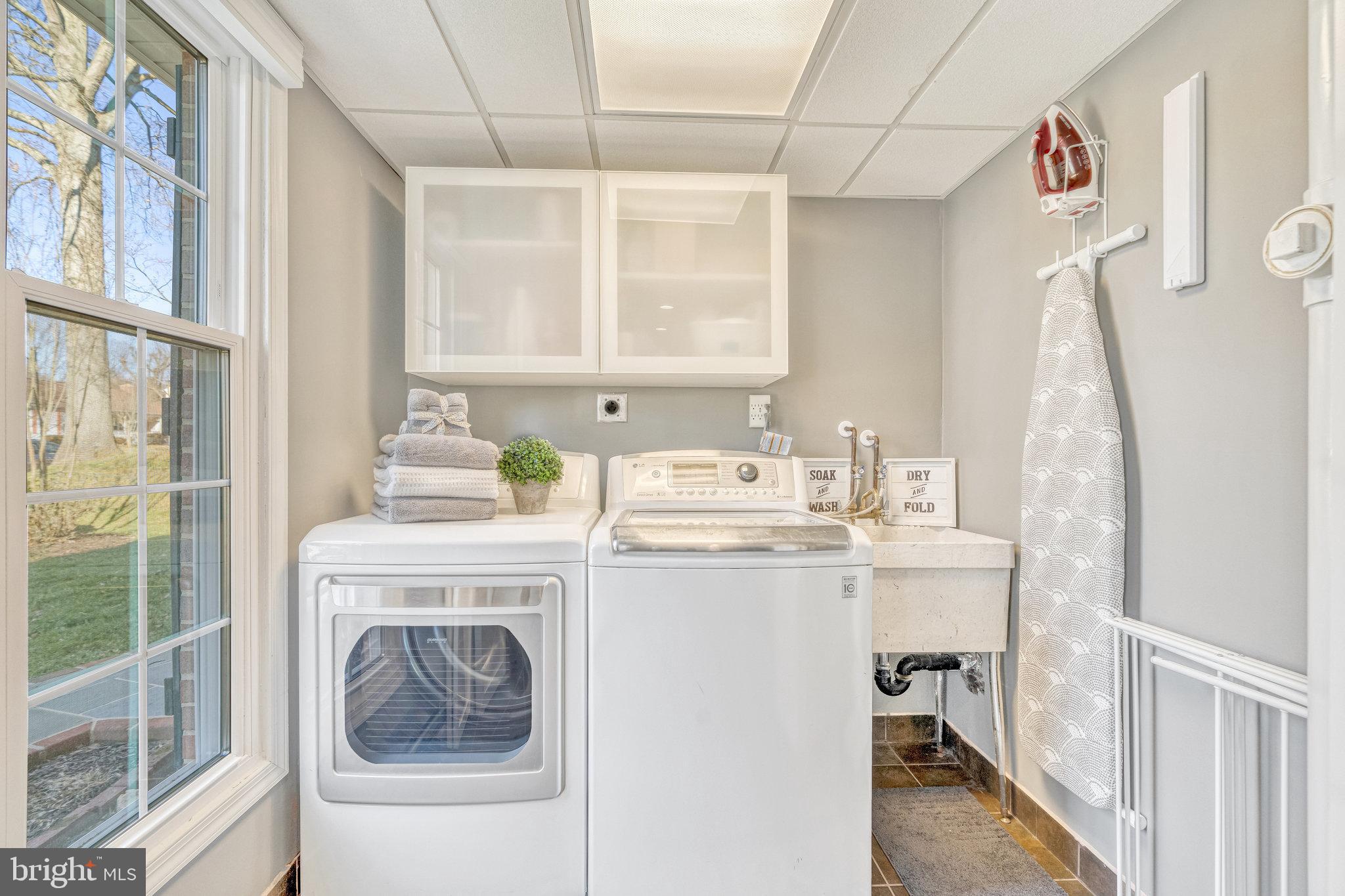 BURKE STATION SQUARE - Residential