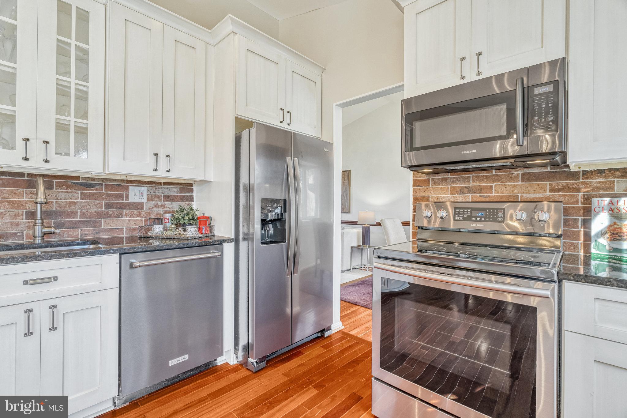 BURKE STATION SQUARE - Residential