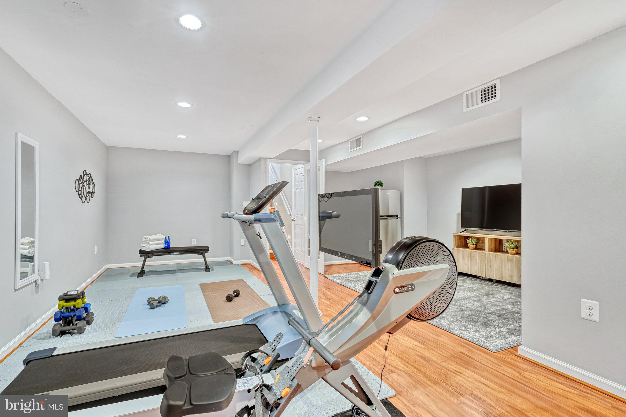 BURKE STATION SQUARE - Residential