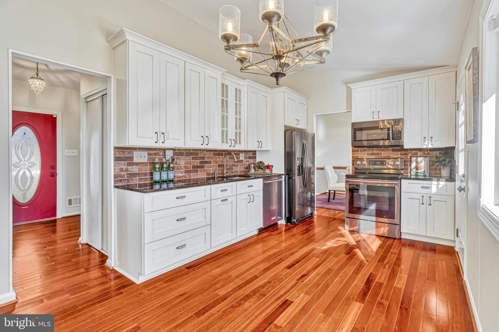 BURKE STATION SQUARE - Residential