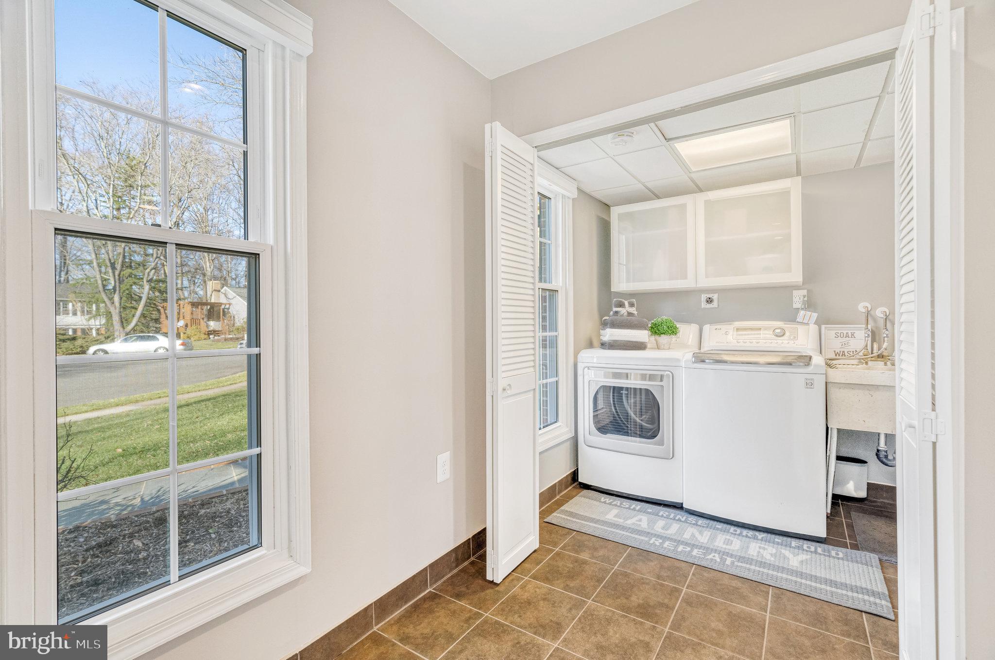 BURKE STATION SQUARE - Residential