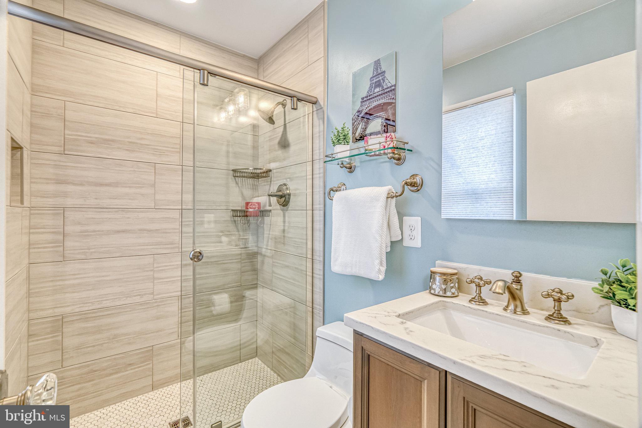 BURKE STATION SQUARE - Residential