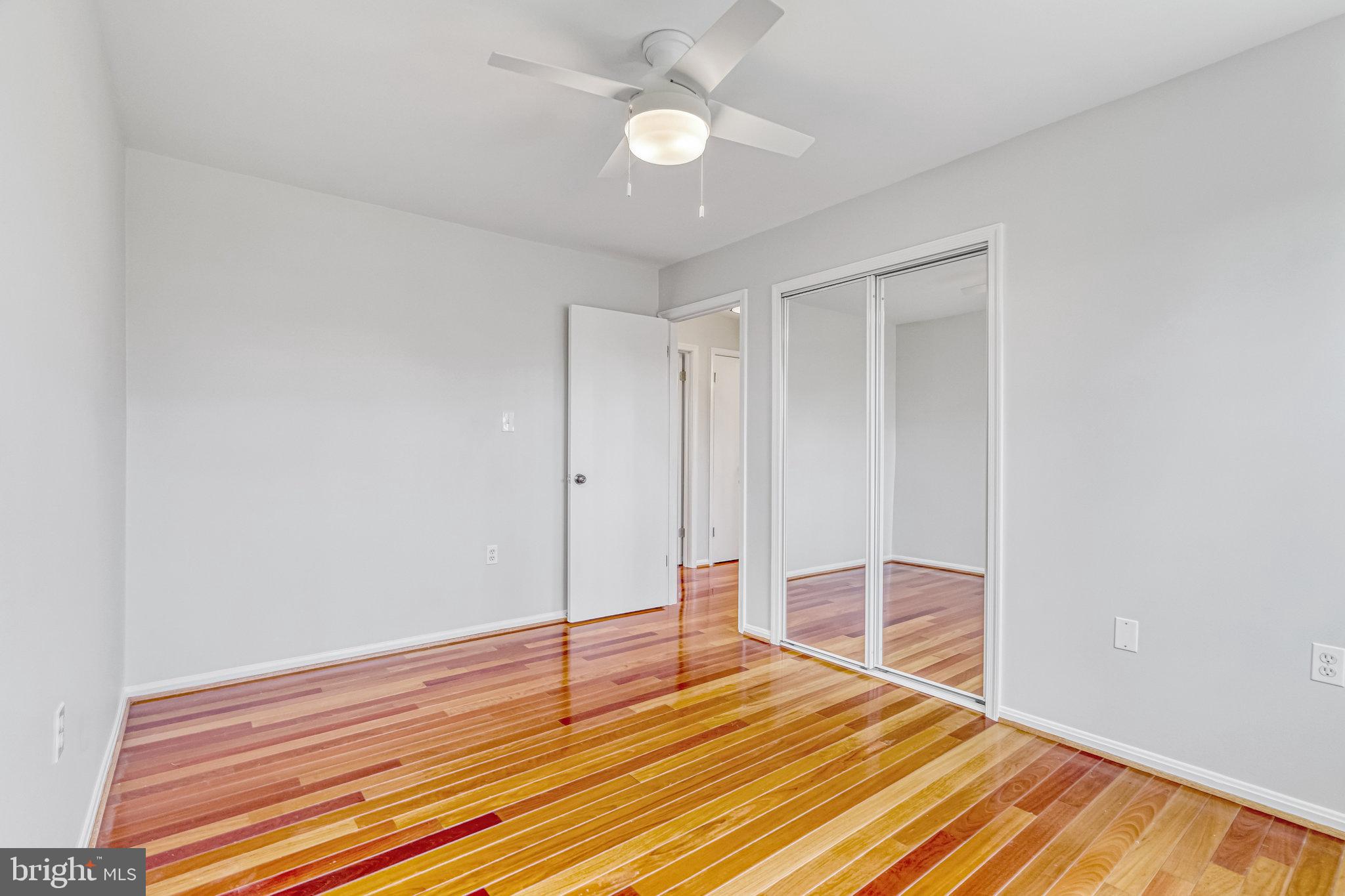 BURKE STATION SQUARE - Residential