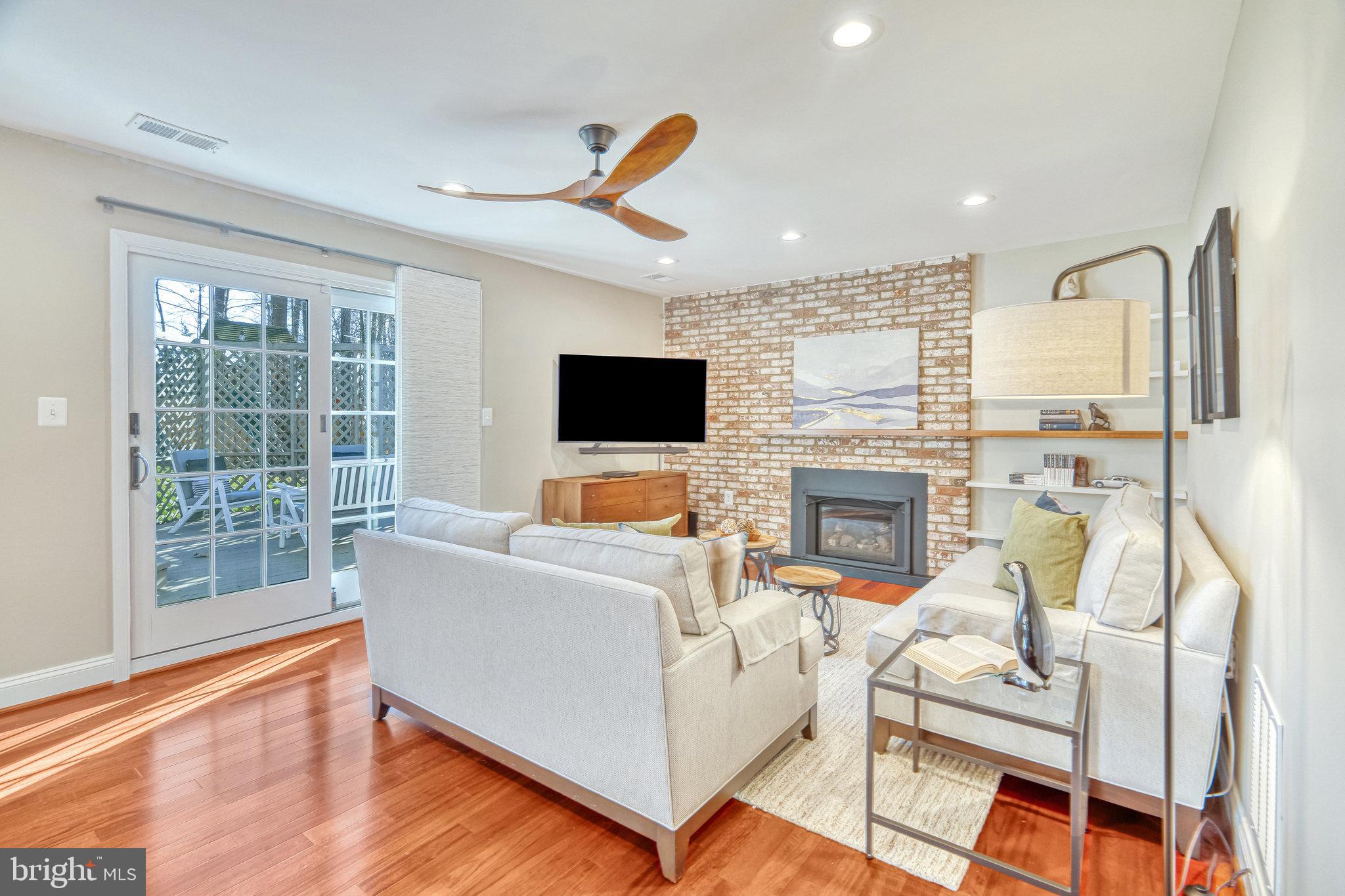 BURKE STATION SQUARE - Residential