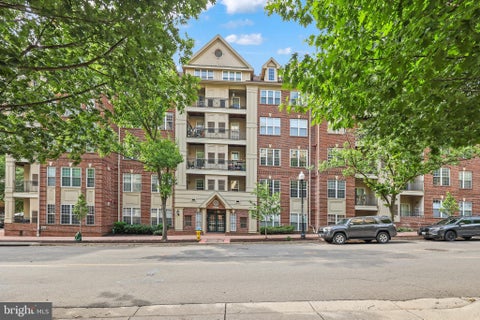 Condo For Sale - 2310 14th Street #2<br/> ARLINGTON, VA 22201