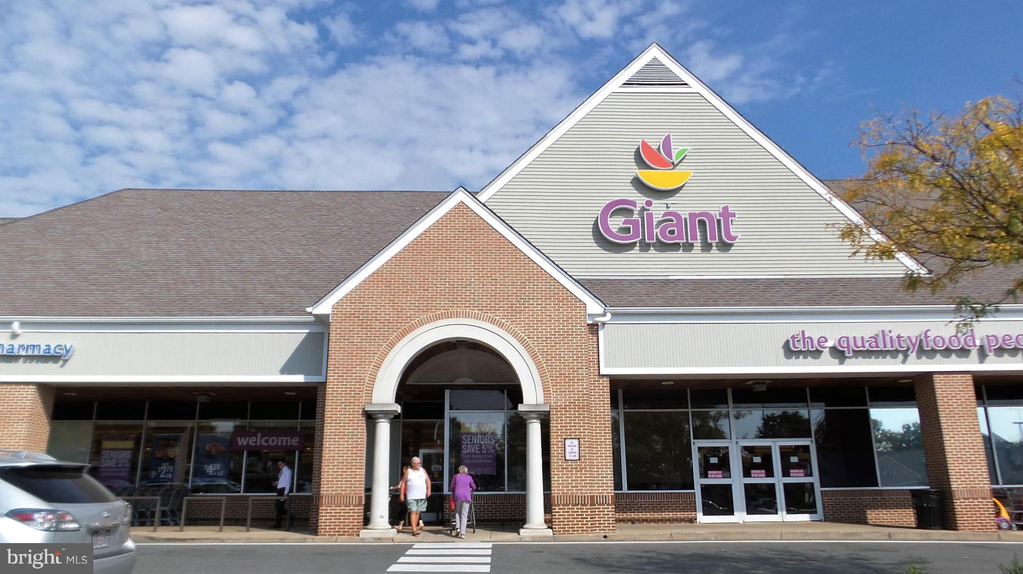 FALLS PLAZA - Residential