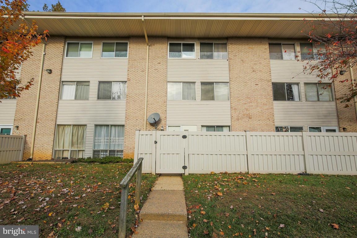 FALLS PLAZA - Residential