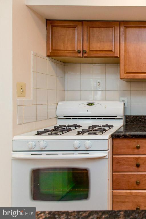 FALLS PLAZA - Residential