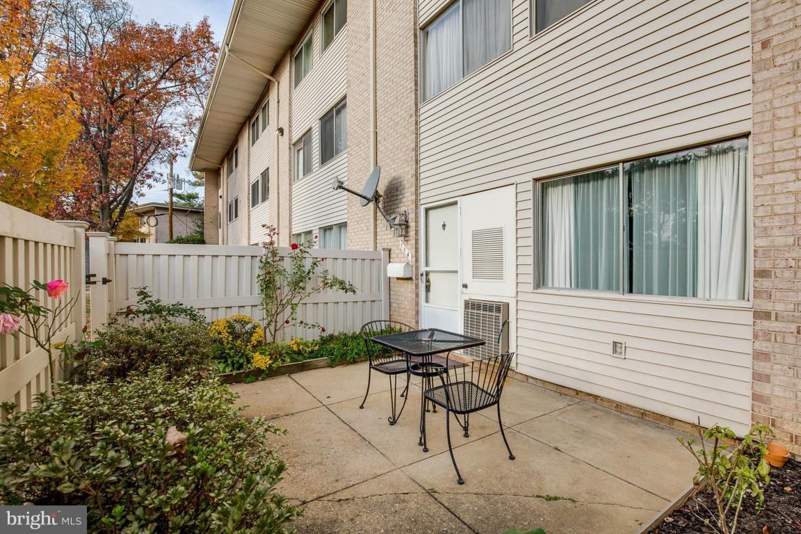 FALLS PLAZA - Residential