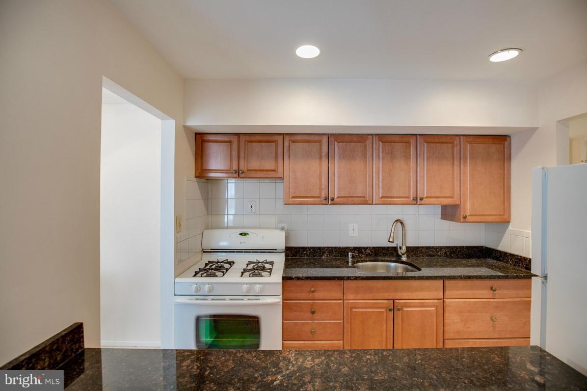 FALLS PLAZA - Residential