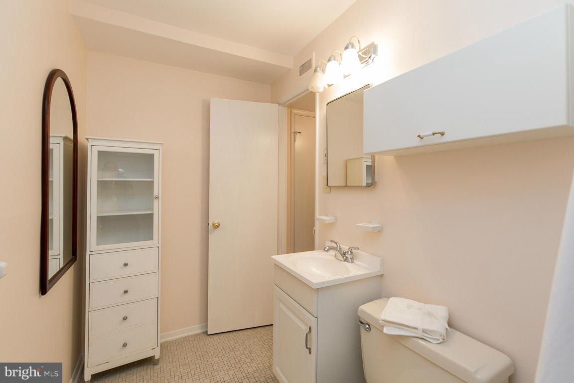 FALLS PLAZA - Residential