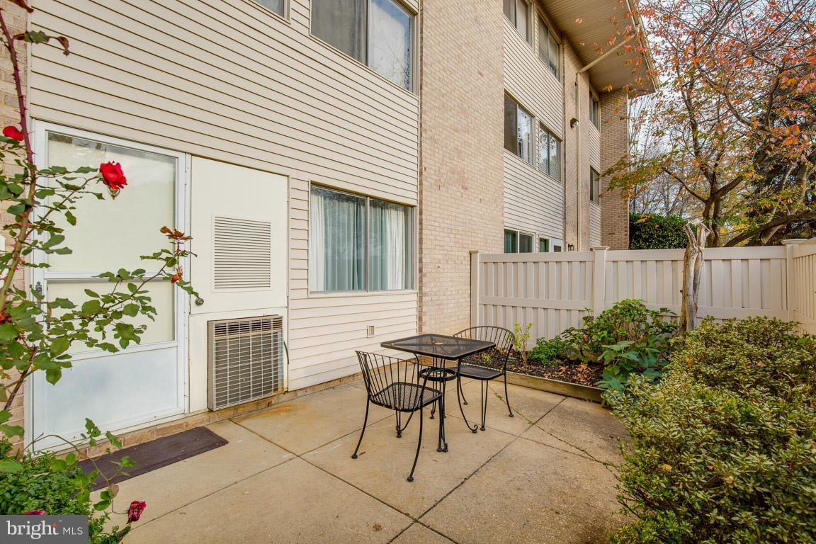 FALLS PLAZA - Residential