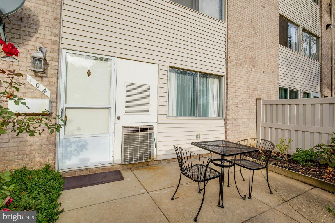 FALLS PLAZA - Residential