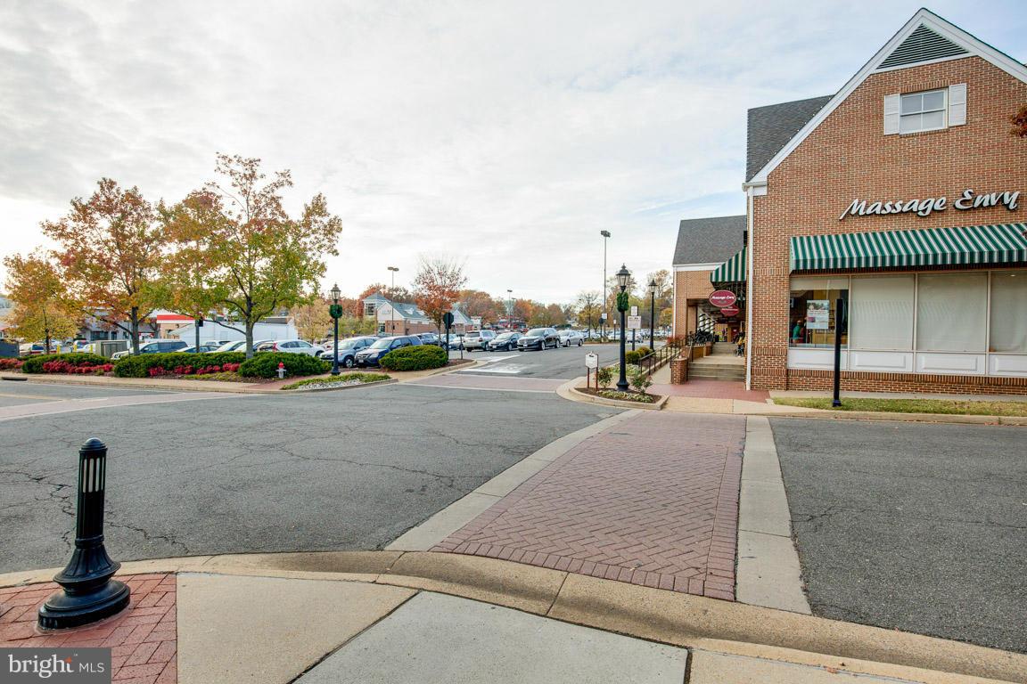 FALLS PLAZA - Residential