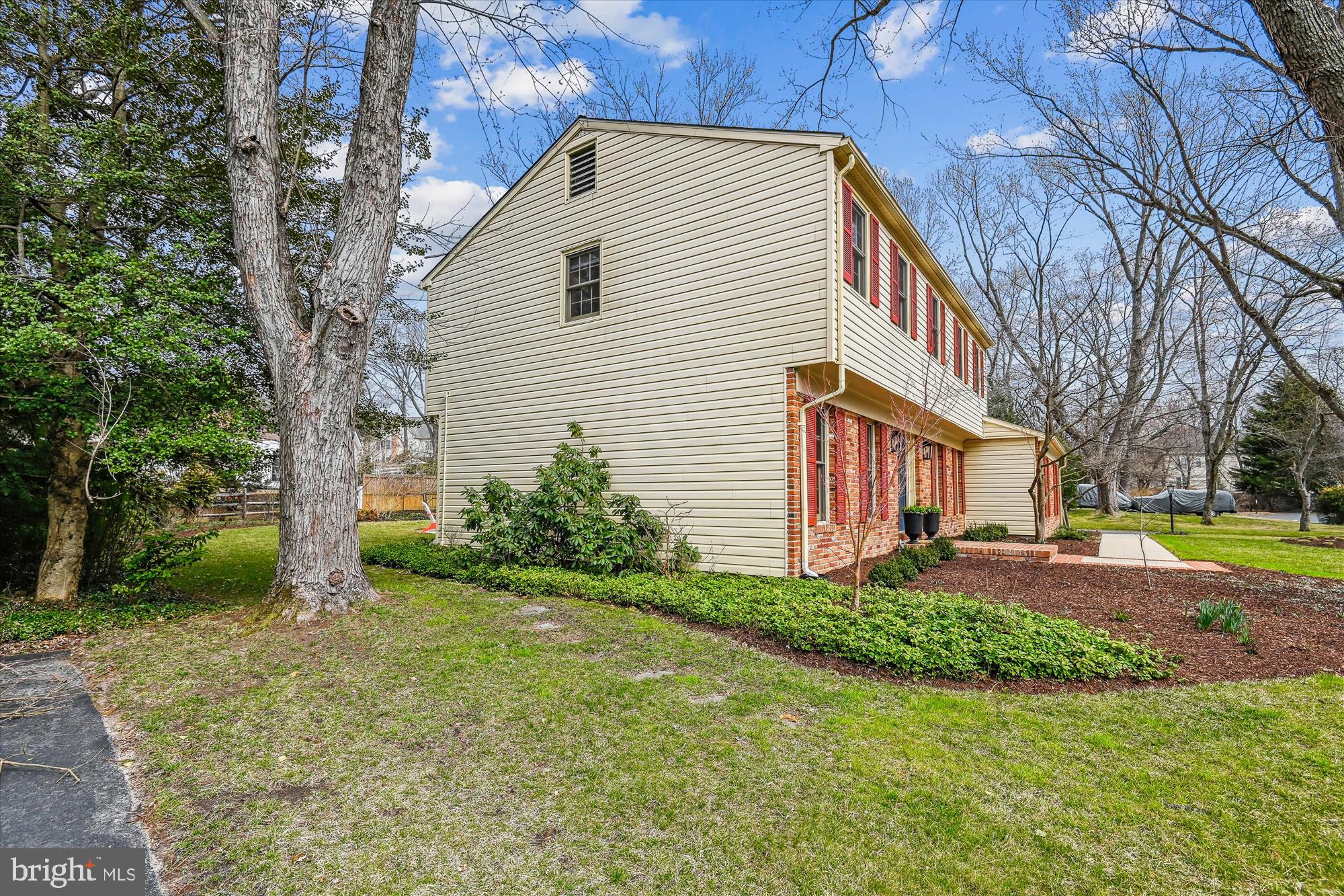 327 SAINT BEES DRIVE