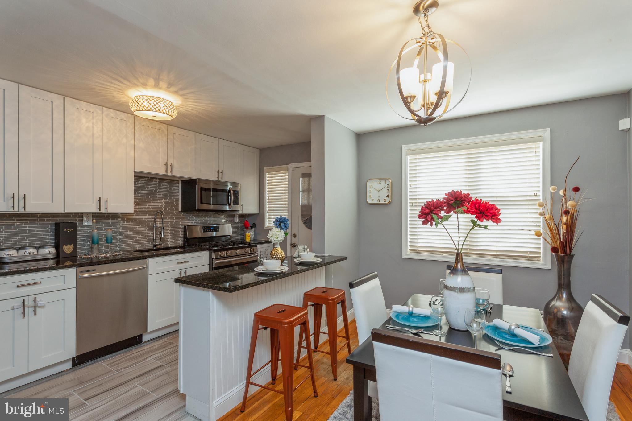 WEST HILLS - Residential