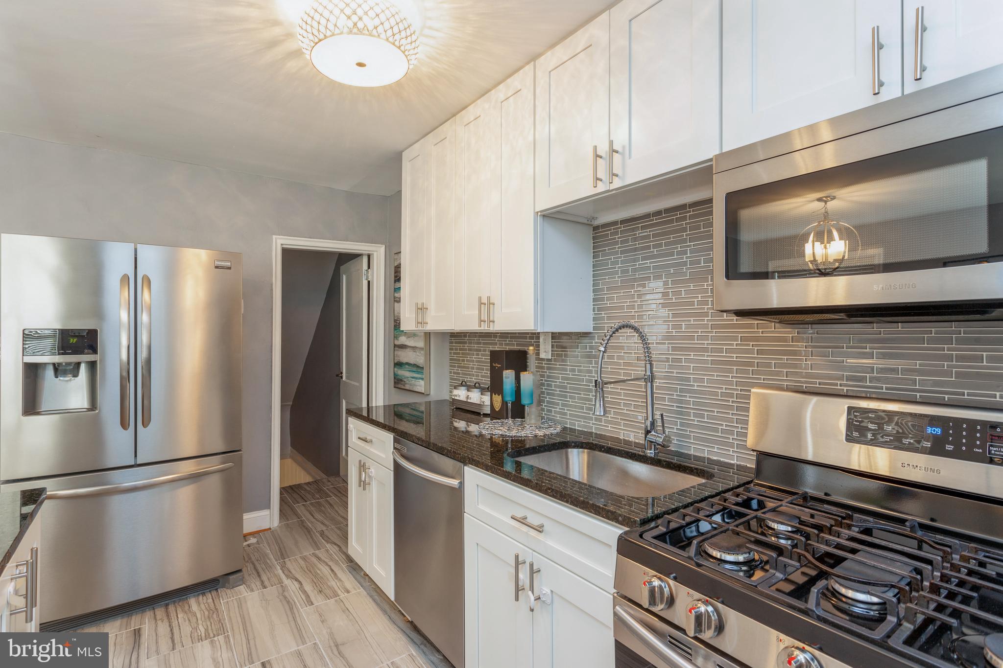 WEST HILLS - Residential