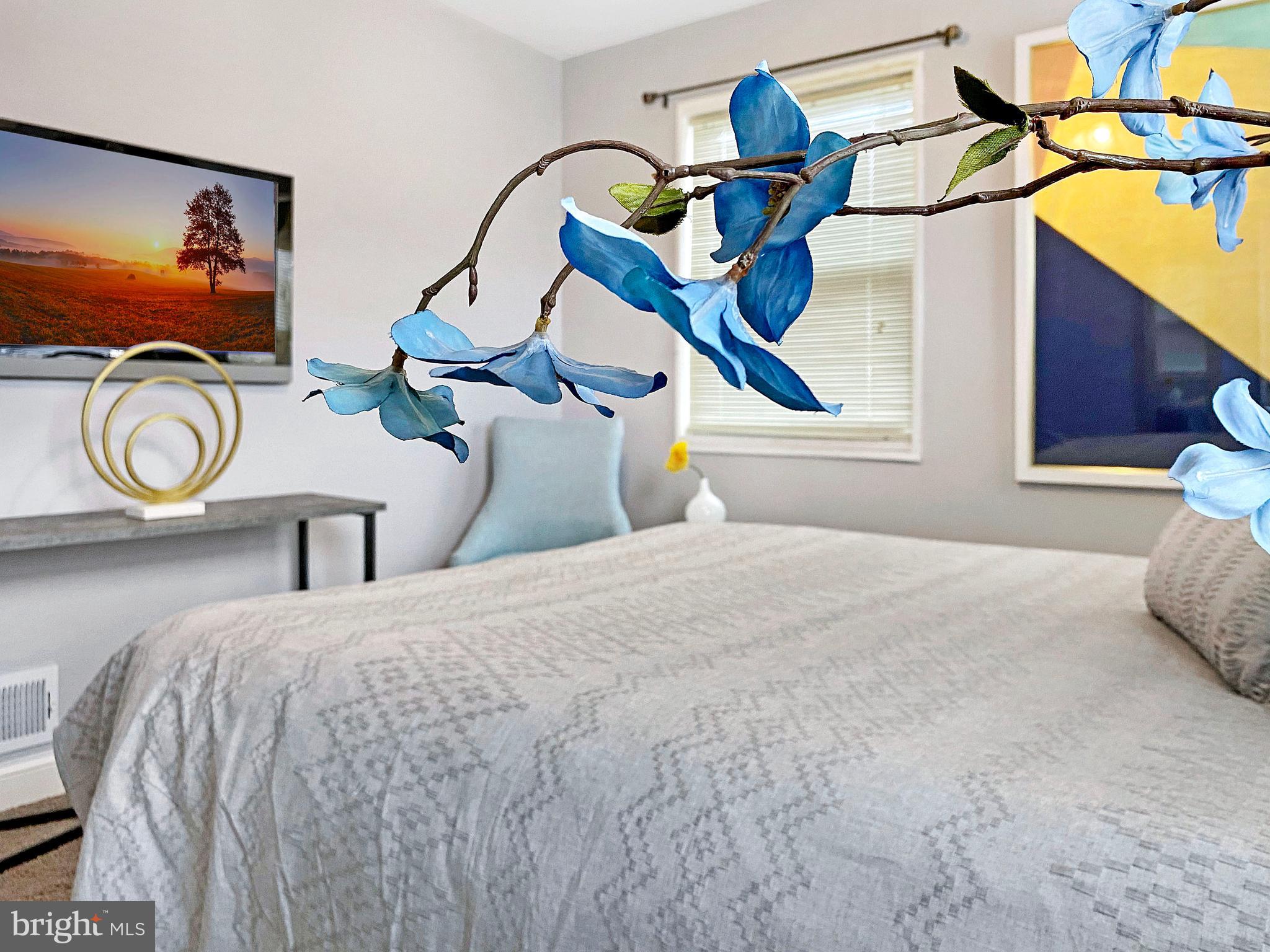 WEST HILLS - Residential