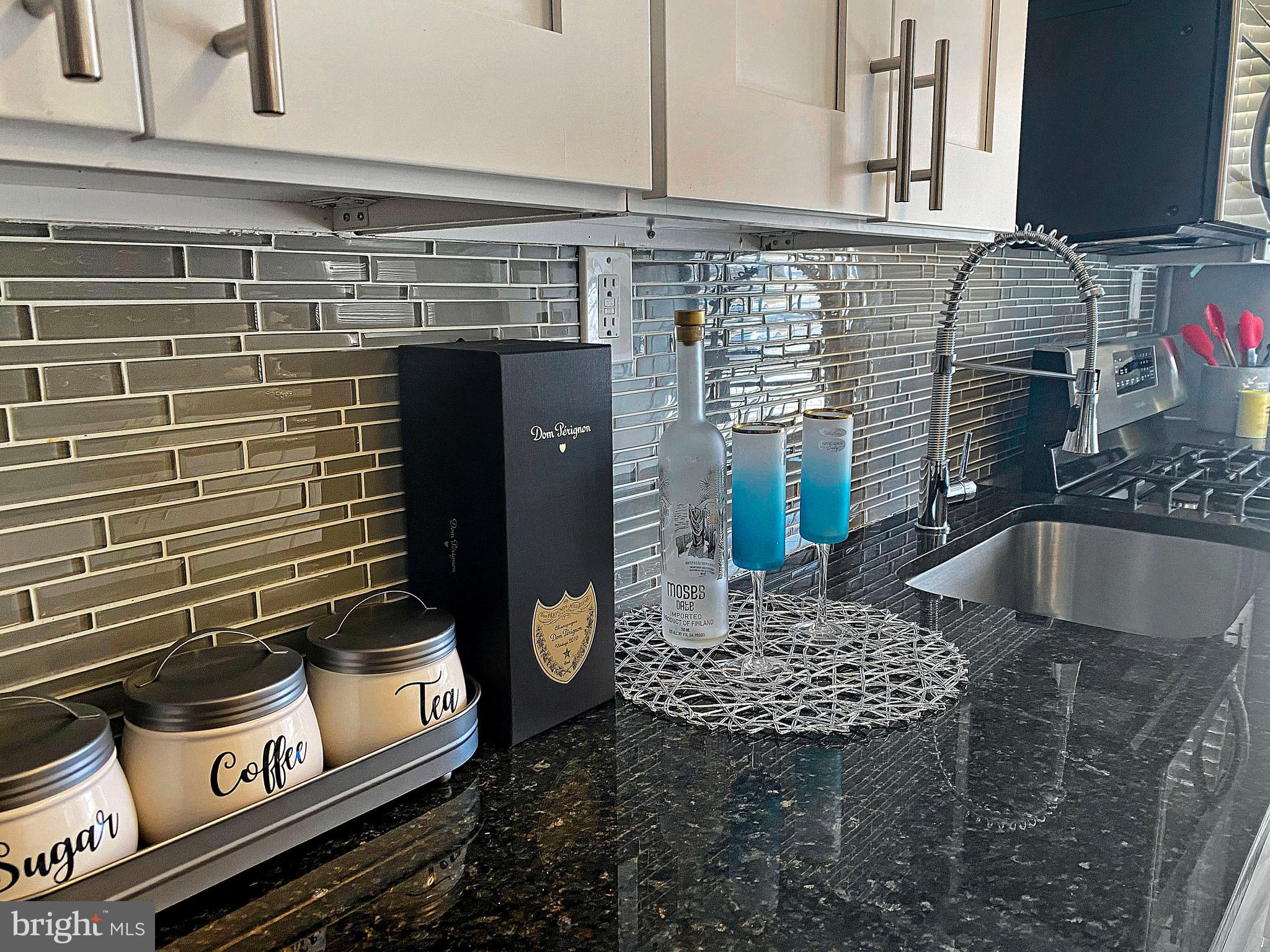 WEST HILLS - Residential