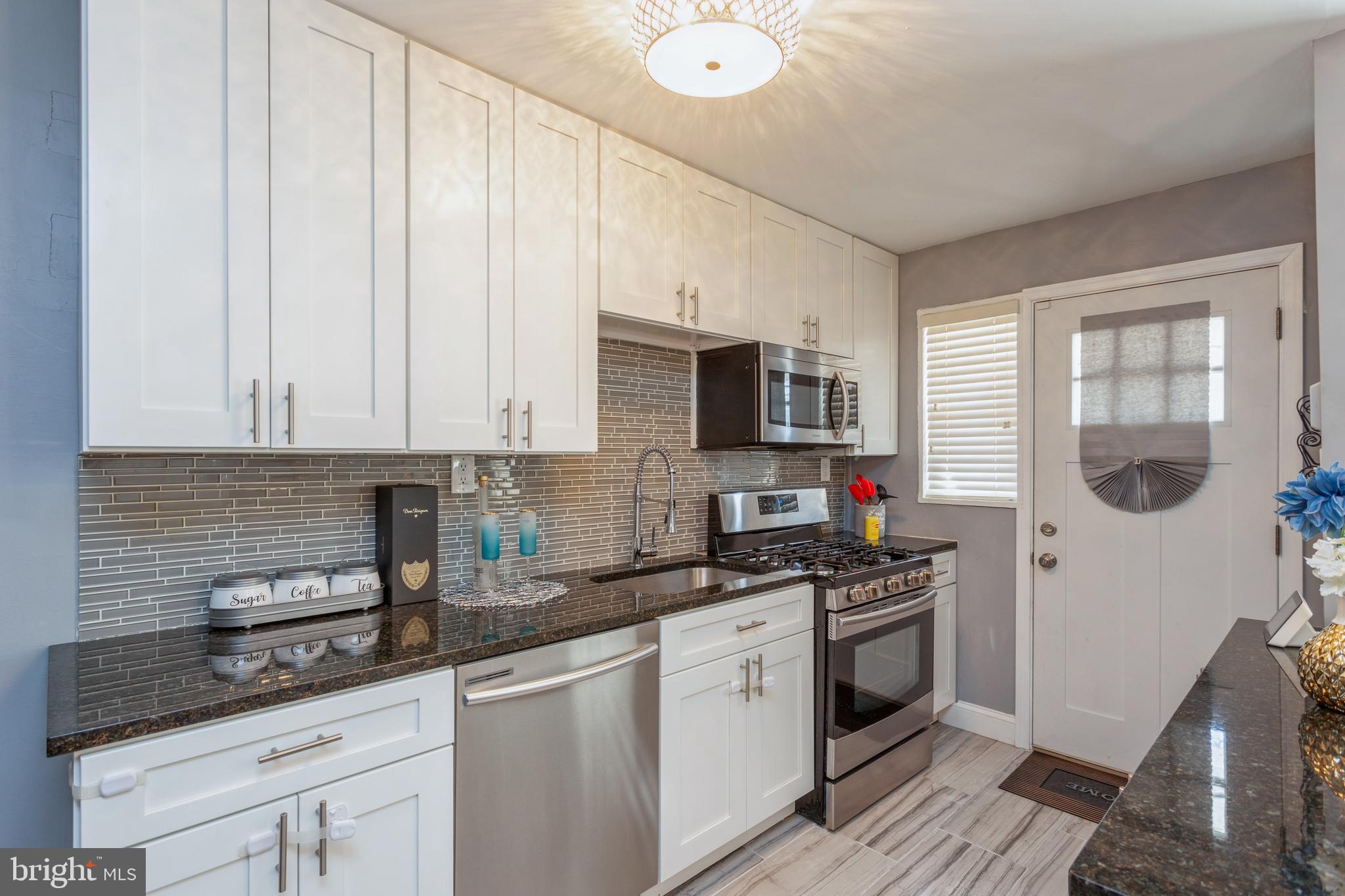 WEST HILLS - Residential