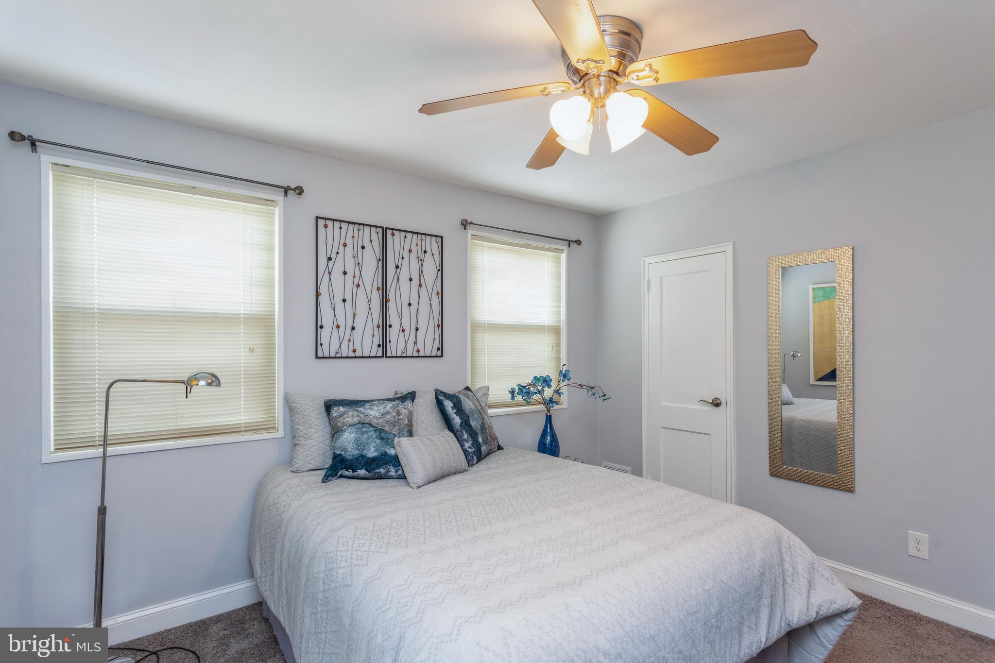 WEST HILLS - Residential