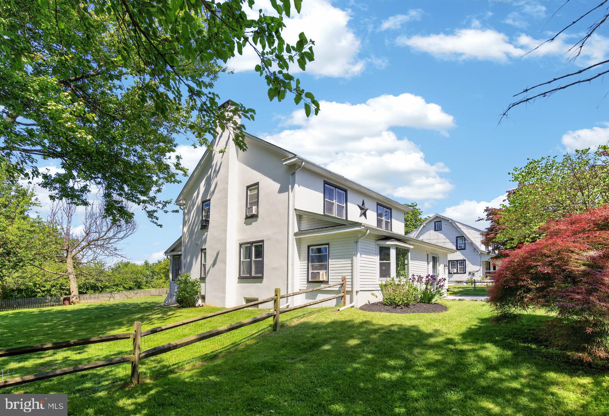 11 MORRIS LANE