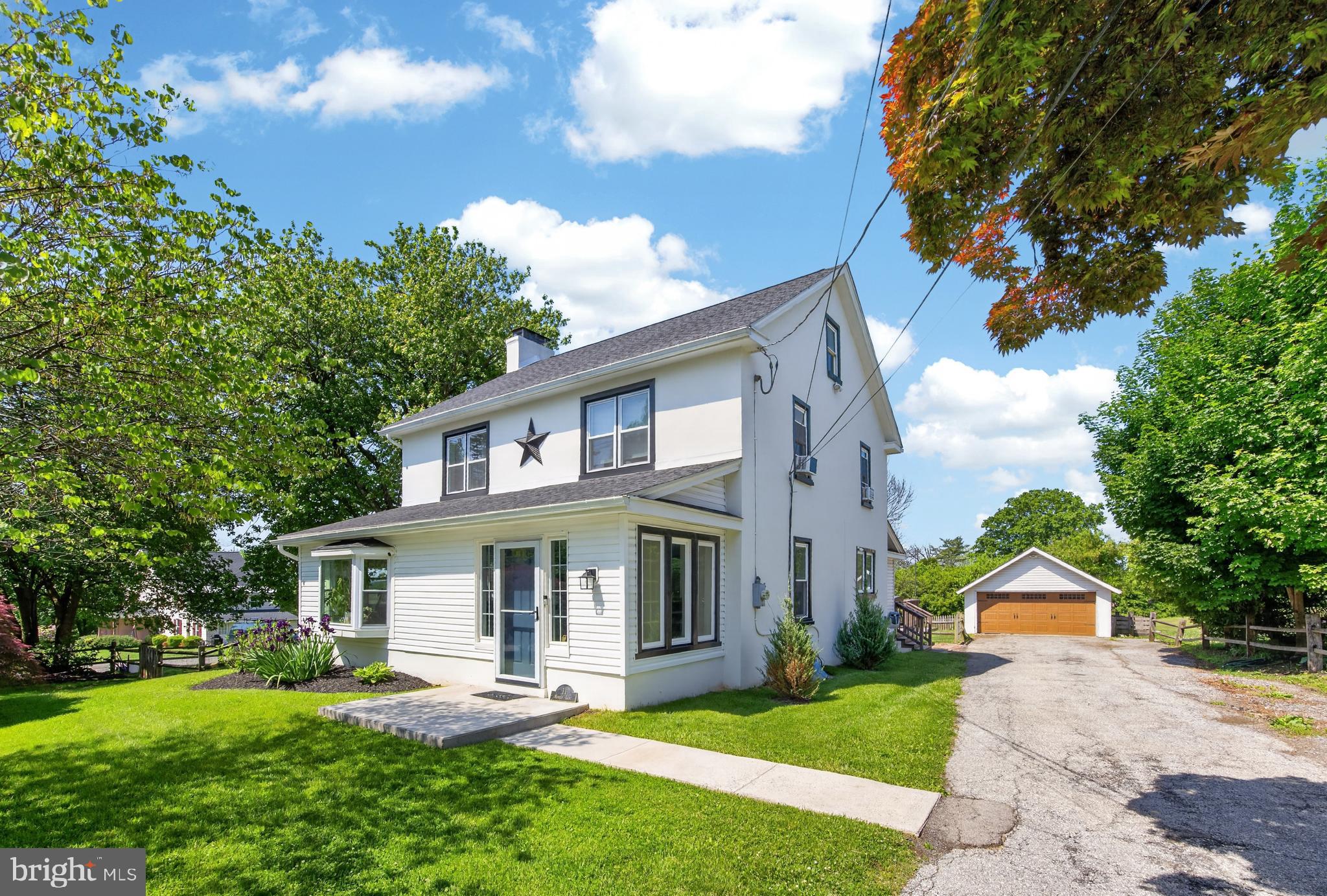11 MORRIS LANE