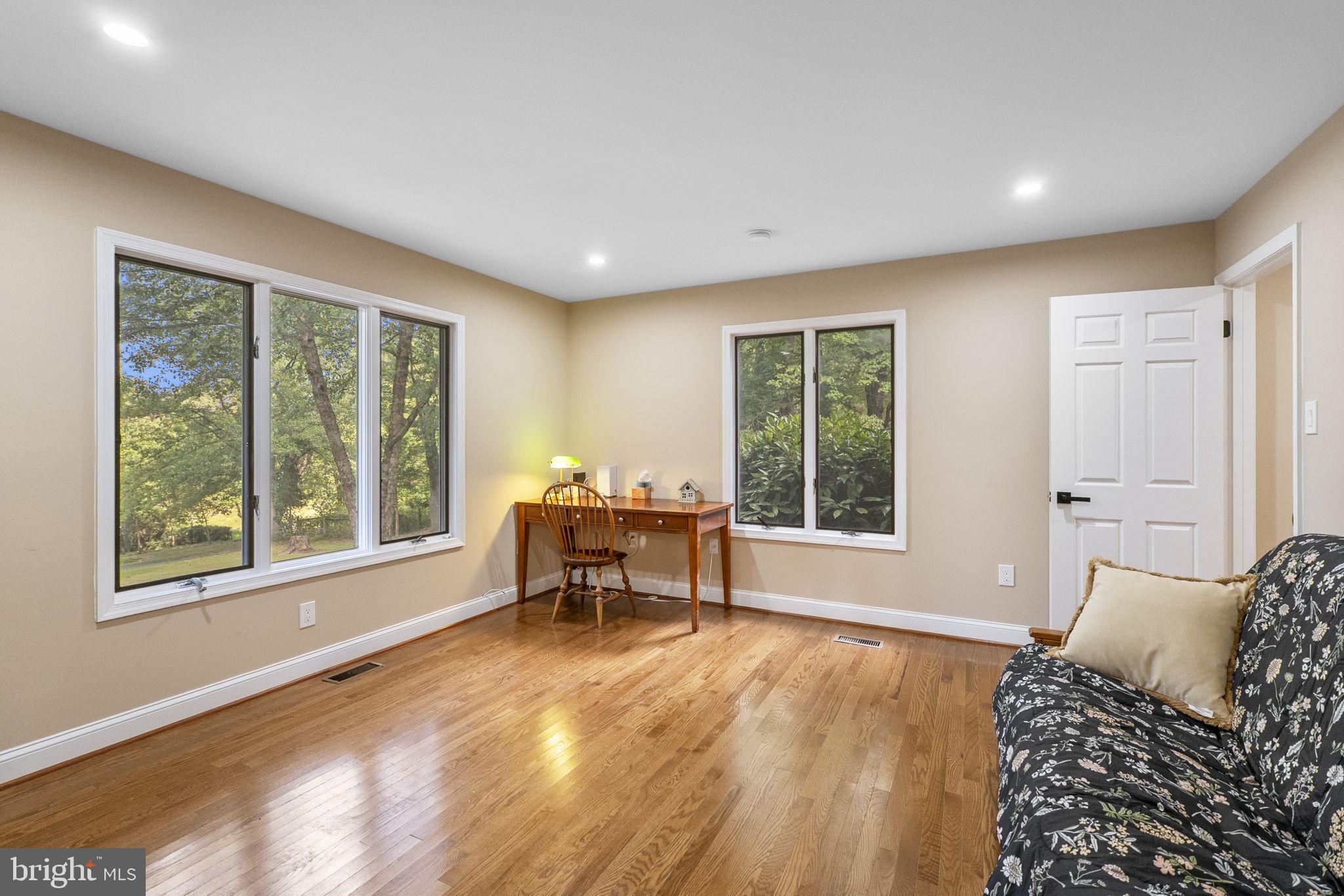 BARNESVILLE OUTSIDE - Residential