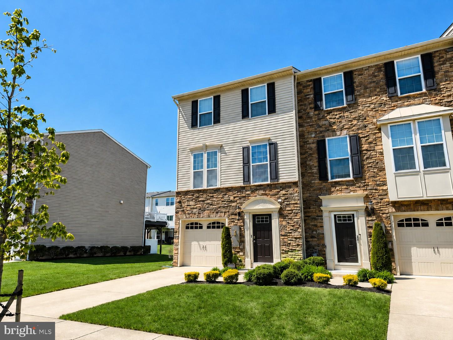 113 VILLAGE GREEN LANE