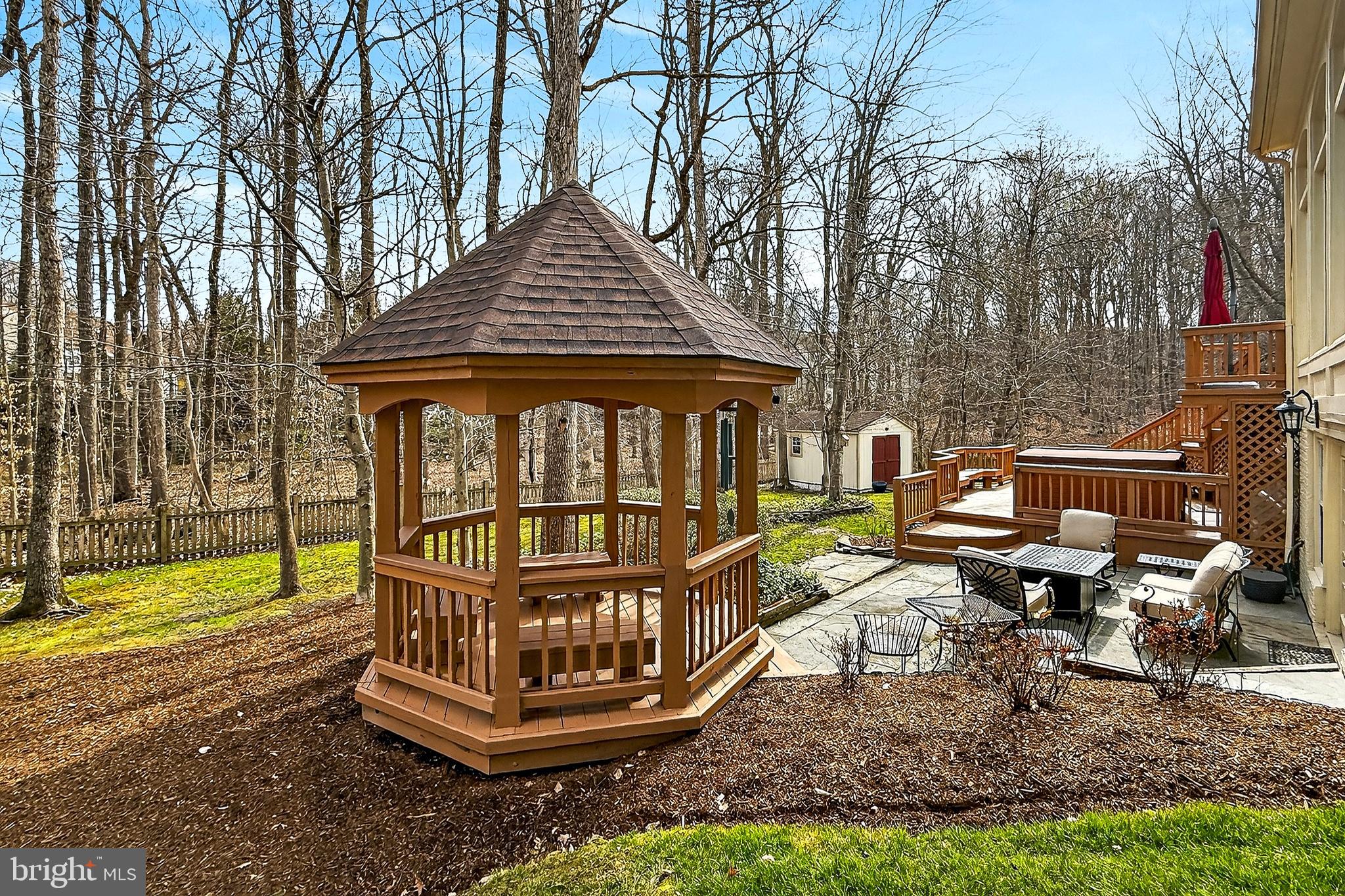 CROSSPOINTE - Residential