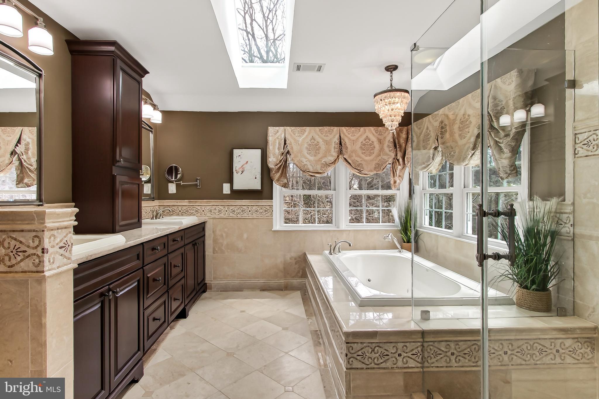 CROSSPOINTE - Residential