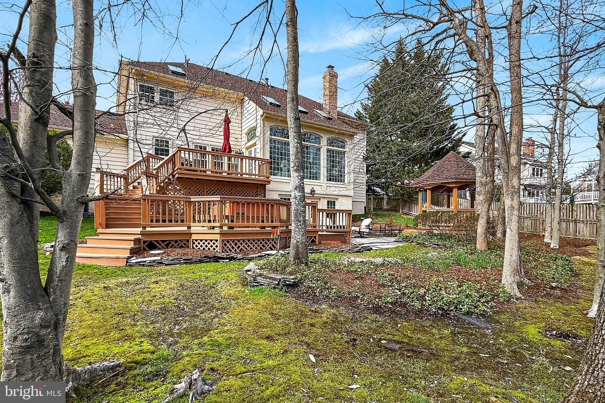 CROSSPOINTE - Residential