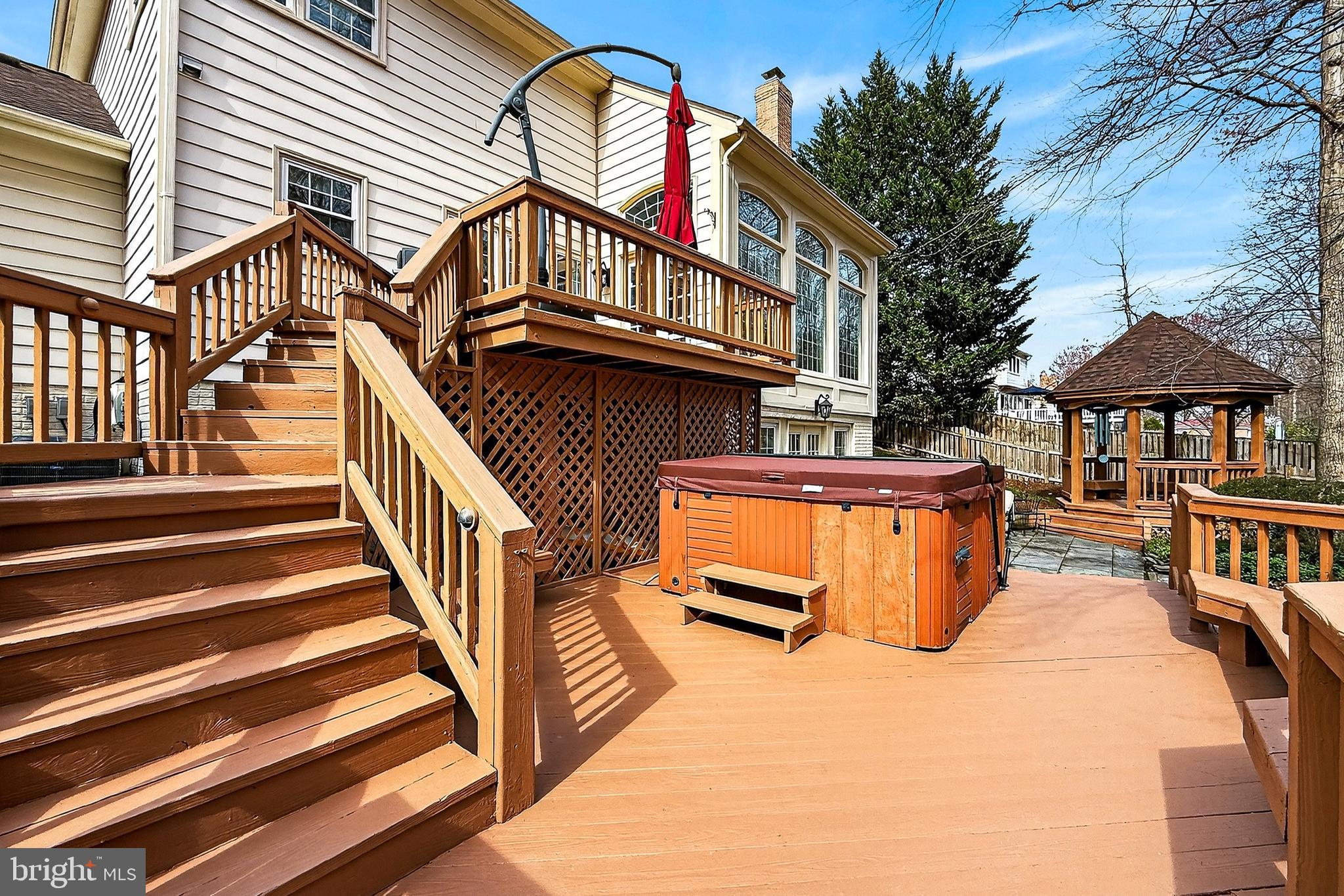 CROSSPOINTE - Residential