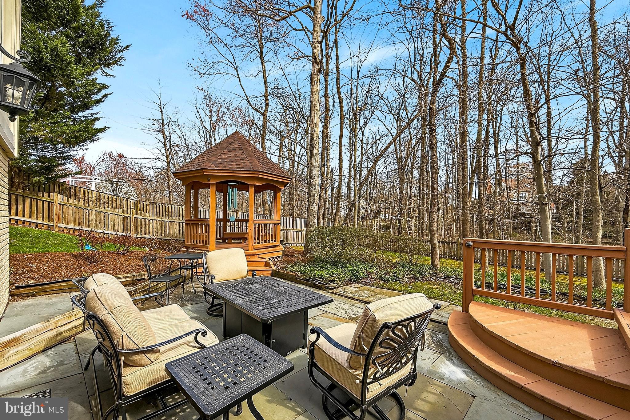 CROSSPOINTE - Residential