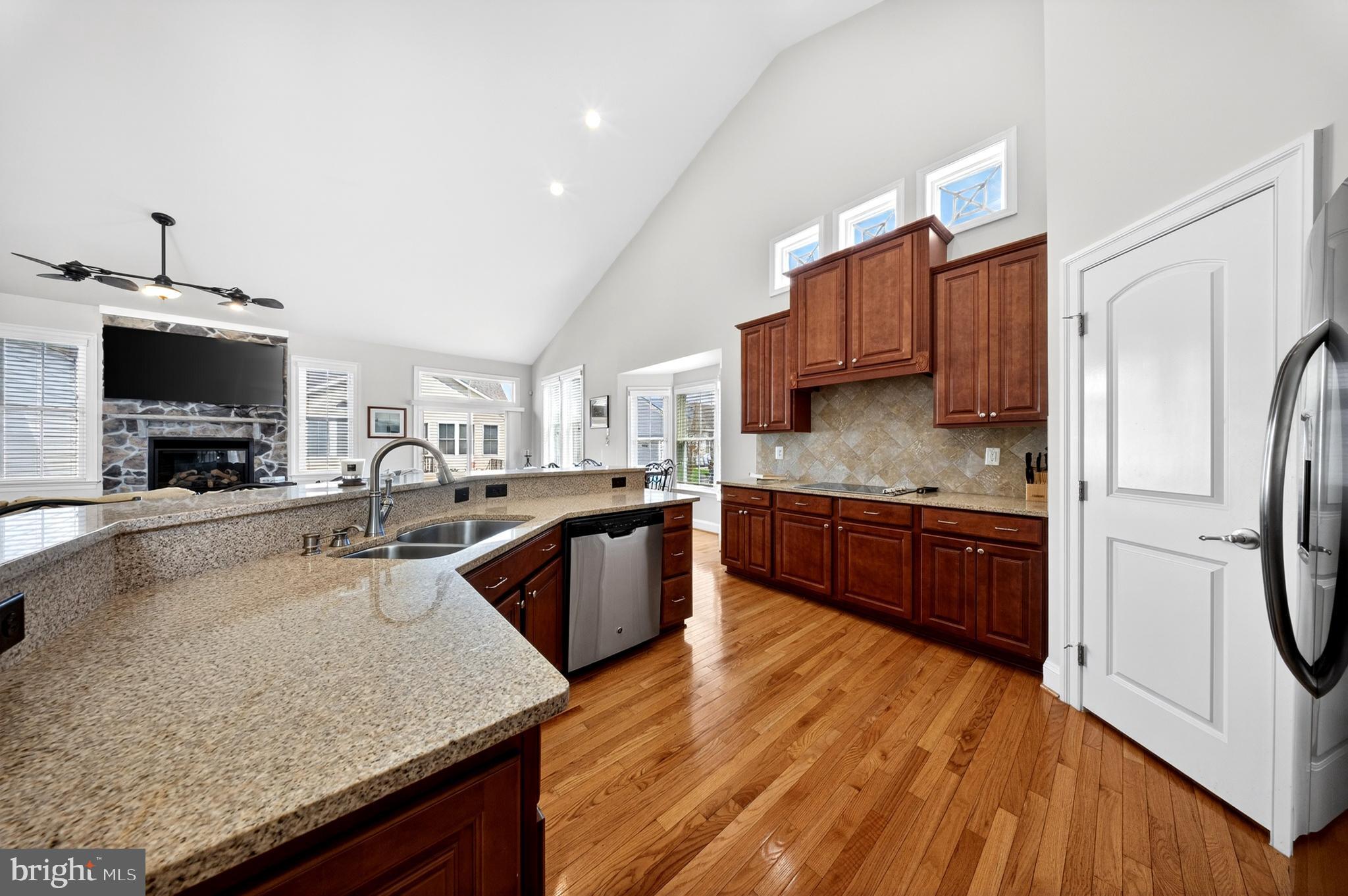 GRANDE AT CANAL POINTE - Residential