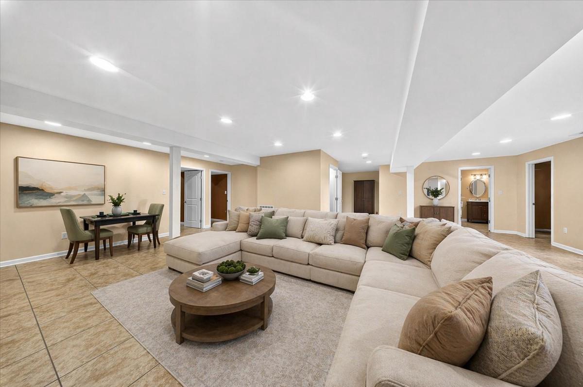 GRANDE AT CANAL POINTE - Residential