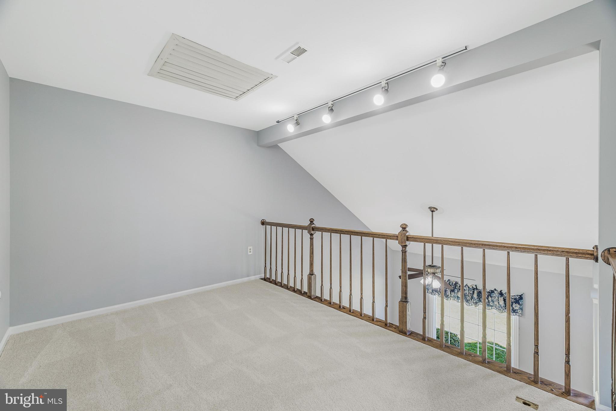 CHANTILLY HIGHLANDS - Residential