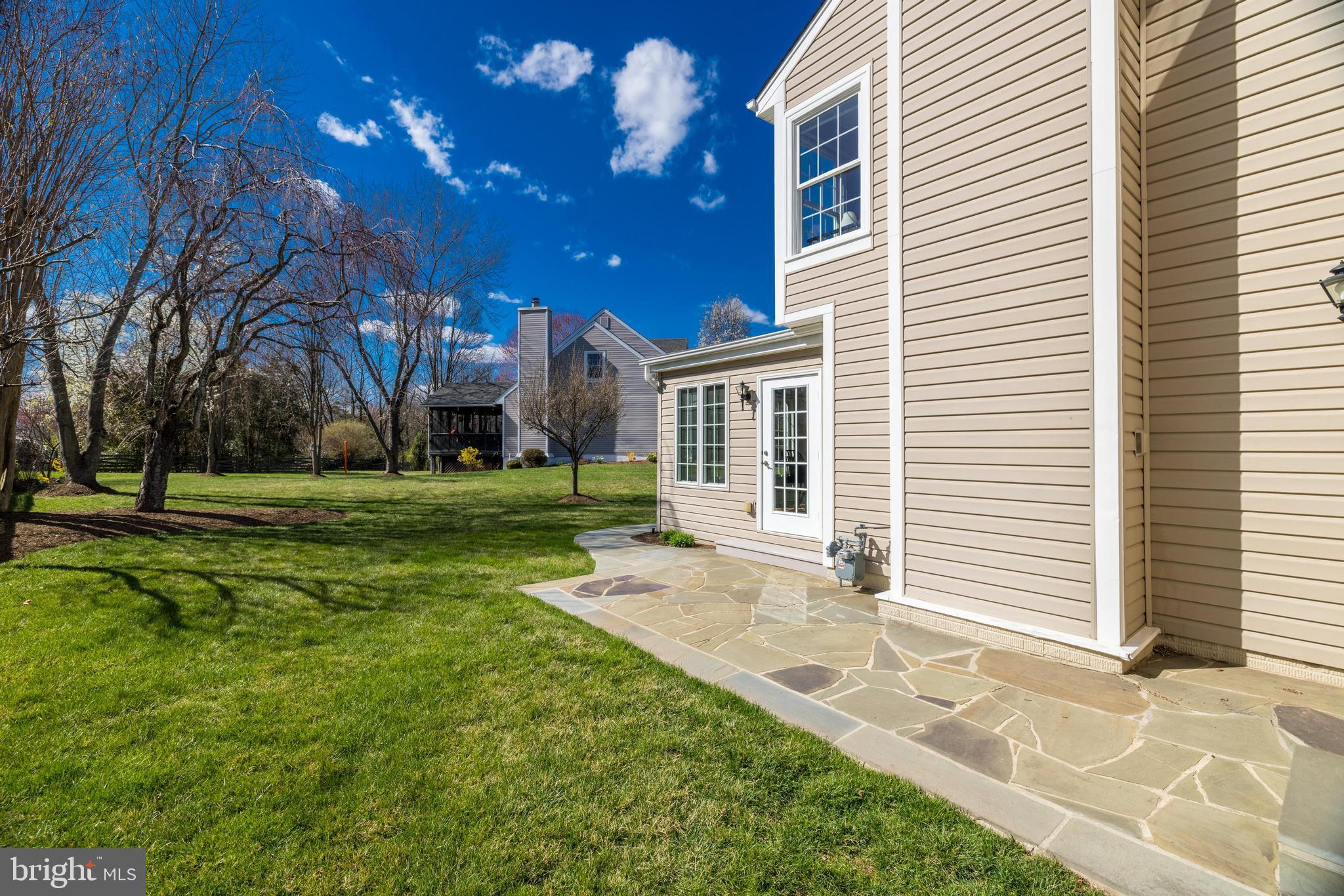 CHANTILLY HIGHLANDS - Residential